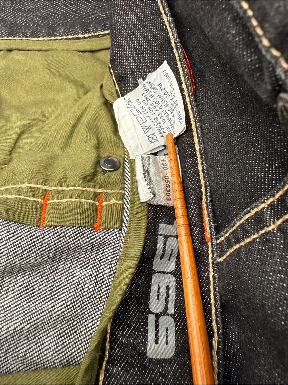 Vintage COOGI Black Denim Orange Embroidered Spell Out Baggy Hip Hop Jeans